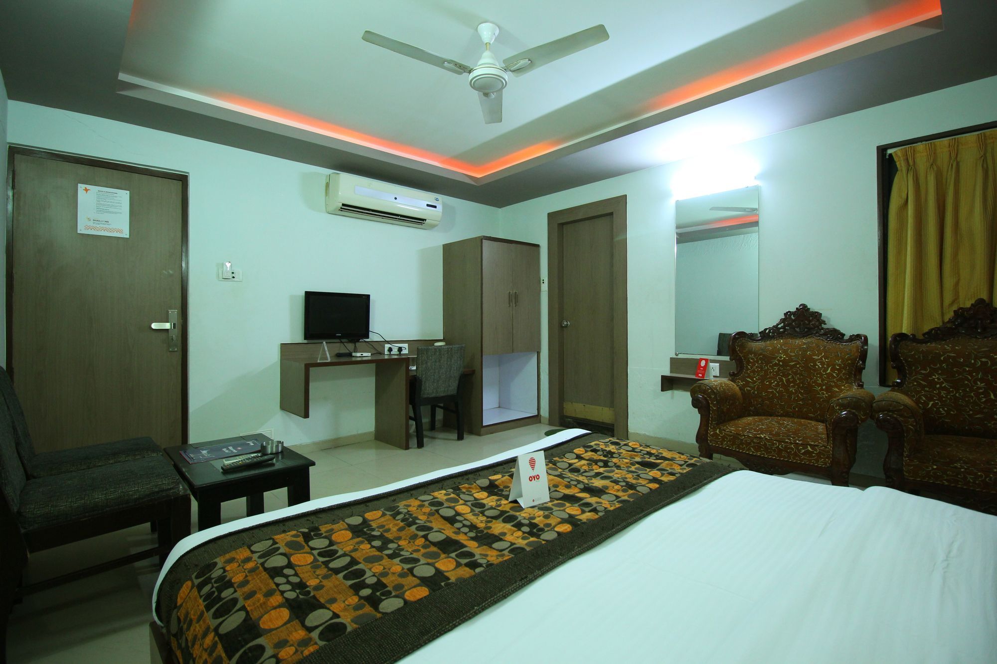 Oyo 4161 Hotel Shailly Inn Ahmedabad Exteriör bild