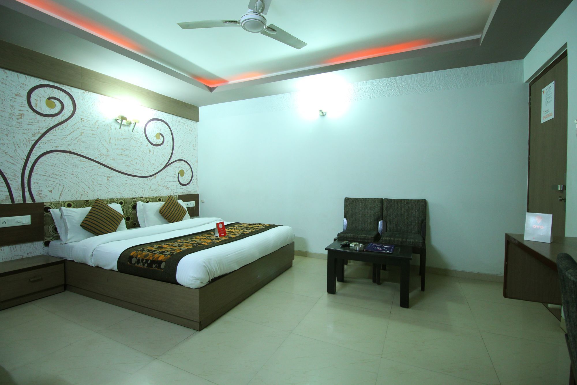 Oyo 4161 Hotel Shailly Inn Ahmedabad Exteriör bild