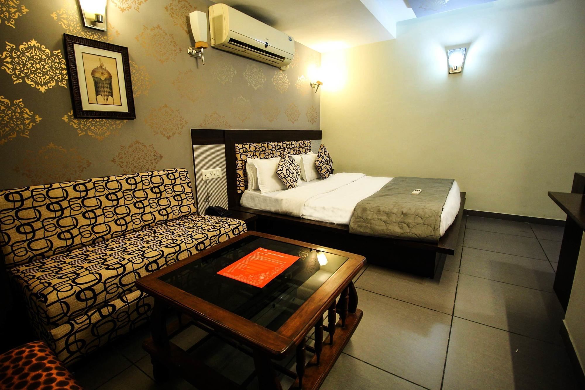 Oyo 4161 Hotel Shailly Inn Ahmedabad Exteriör bild