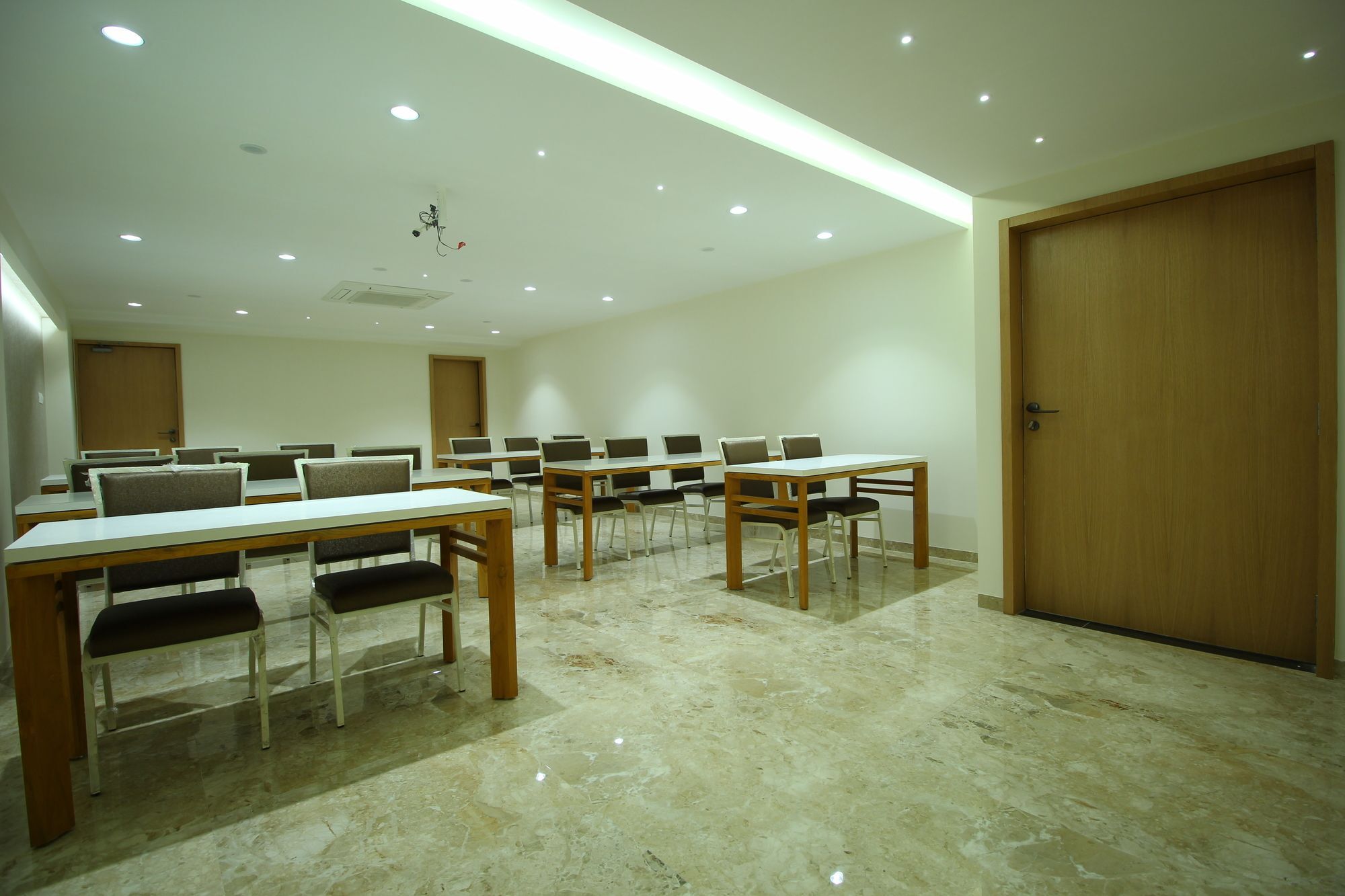 Oyo 4161 Hotel Shailly Inn Ahmedabad Exteriör bild