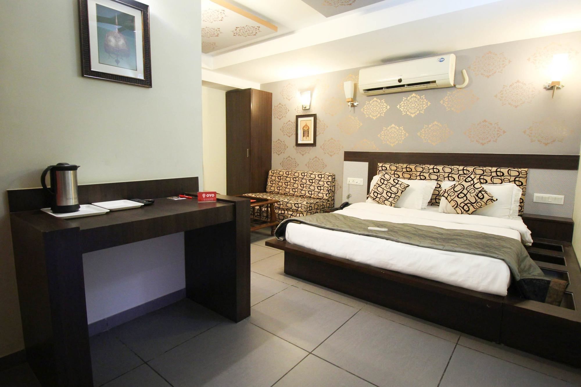 Oyo 4161 Hotel Shailly Inn Ahmedabad Exteriör bild